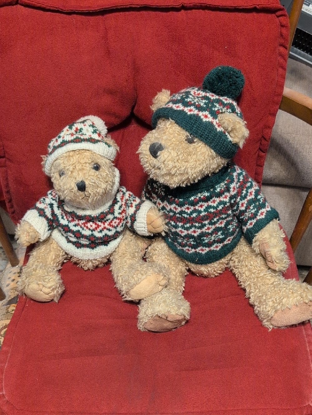 Pair of Plush Teddy Bears in Festive Knit Sweaters and Hats - Beige